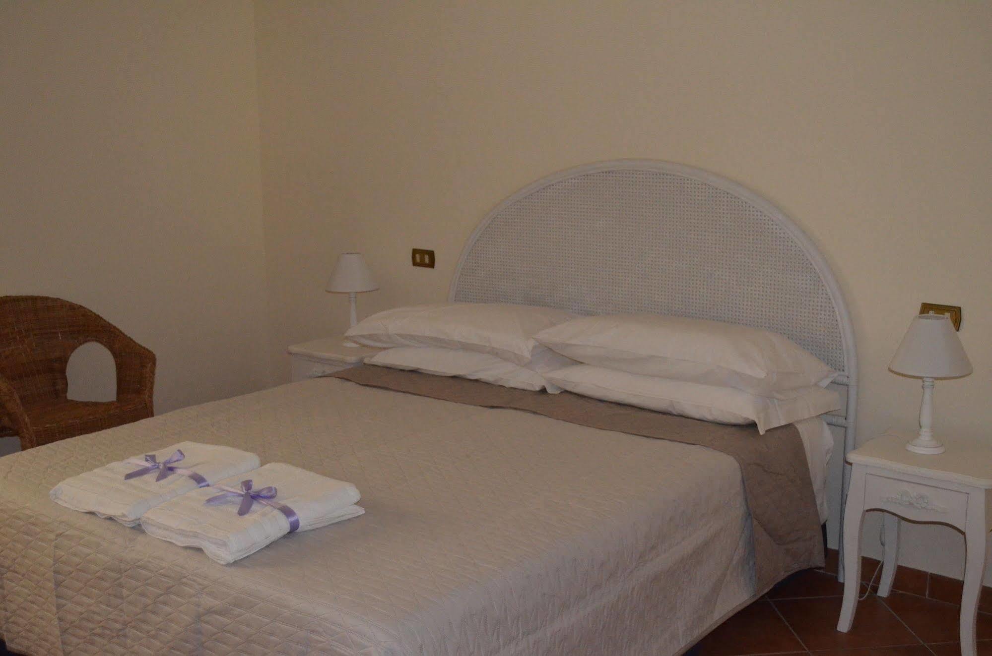 Agriturismo Villa Palentina Scurcola Marsicana Bagian luar foto